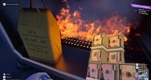 Sac et billets près d'un feu.