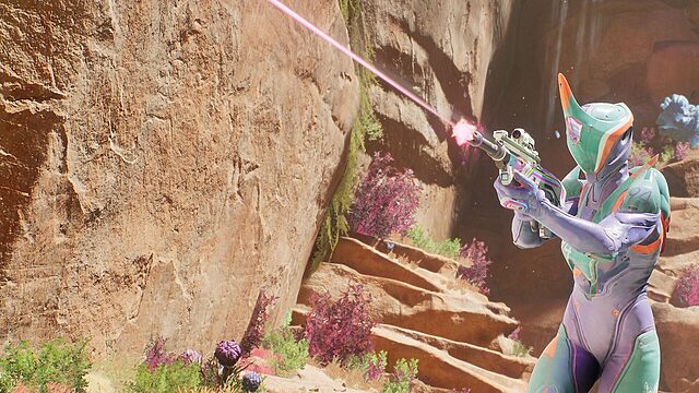 Personnage futuriste tirant avec un laser rose.