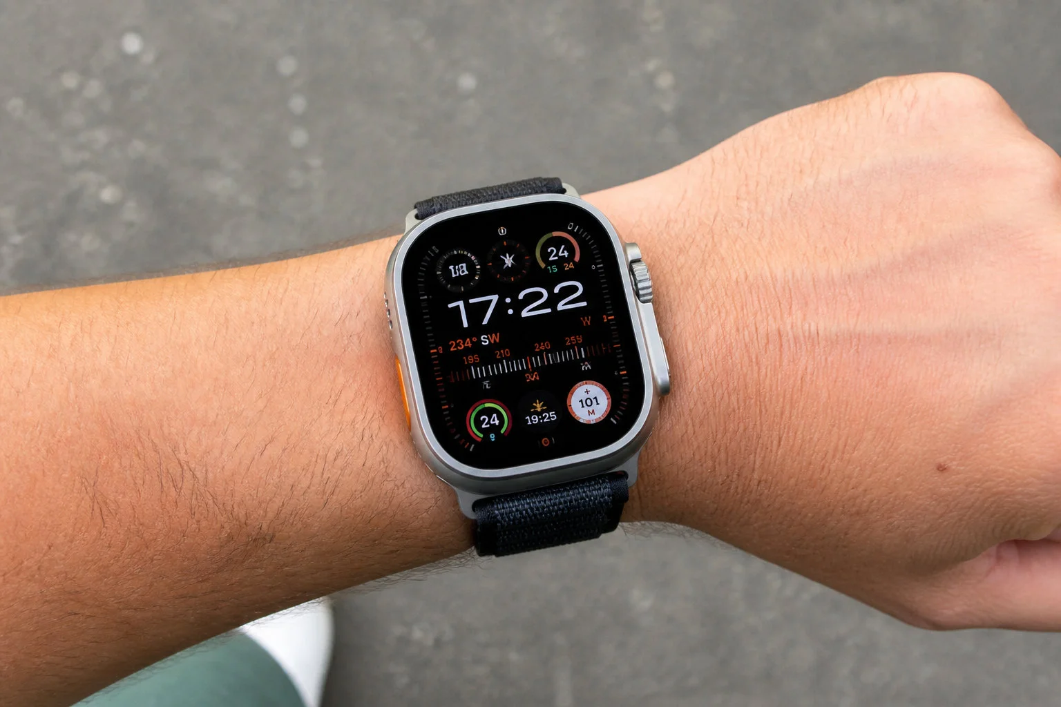 Services premium et confort : eSIM Watch, mVPN et TV mobile