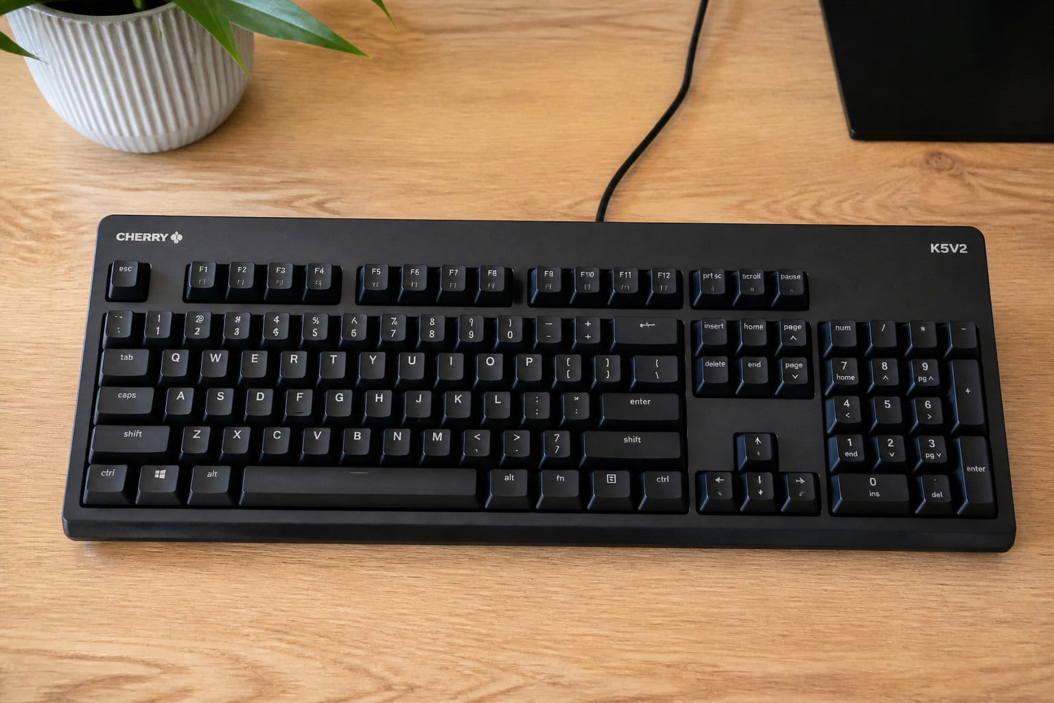 Cherry XTRFY K5V2 : l'esprit custom dans un format industriel