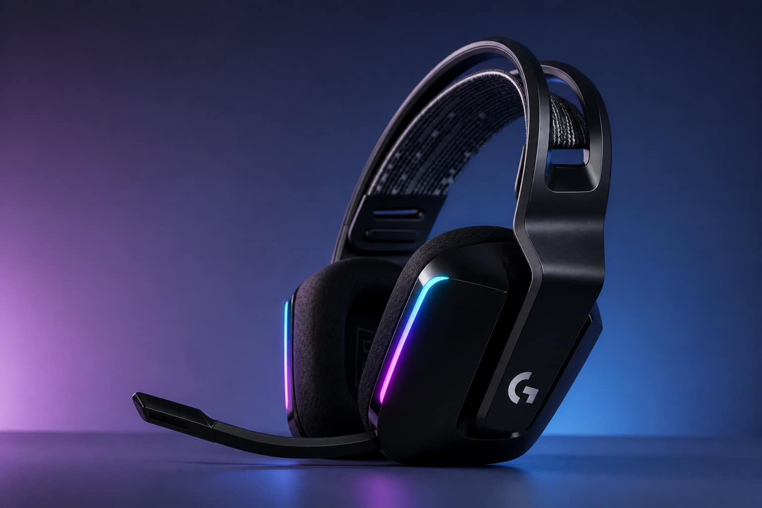 Logitech G733 : le choix du confort et du design léger