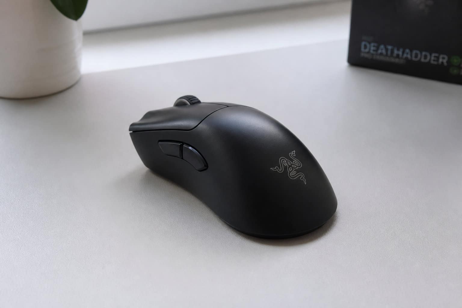 Razer DeathAdder V3 Pro : l'excellence ergonomique pour droitiers