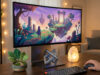 Écran incurvé affichant un jeu d'aventure fantastique sur un bureau bien décoré.