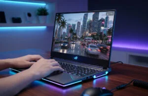 Jouer à GTA 6 sur PC portable : quelle config pour 60 FPS ? Mains d'un joueur utilisant un PC portable gamer affichant un jeu de style GTA 6 en ville avec un indicateur 60 FPS.