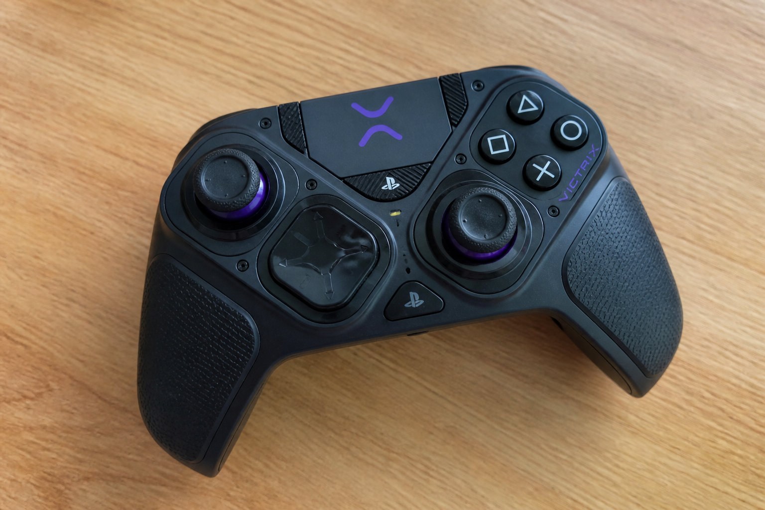 Victrix Pro BFG Reloaded : le pad modulaire taillé pour les FPS